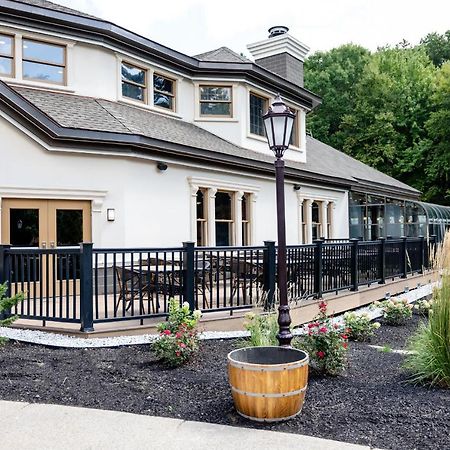 Chateau Merrimack Hotel & Spa Tyngsboro Экстерьер фото