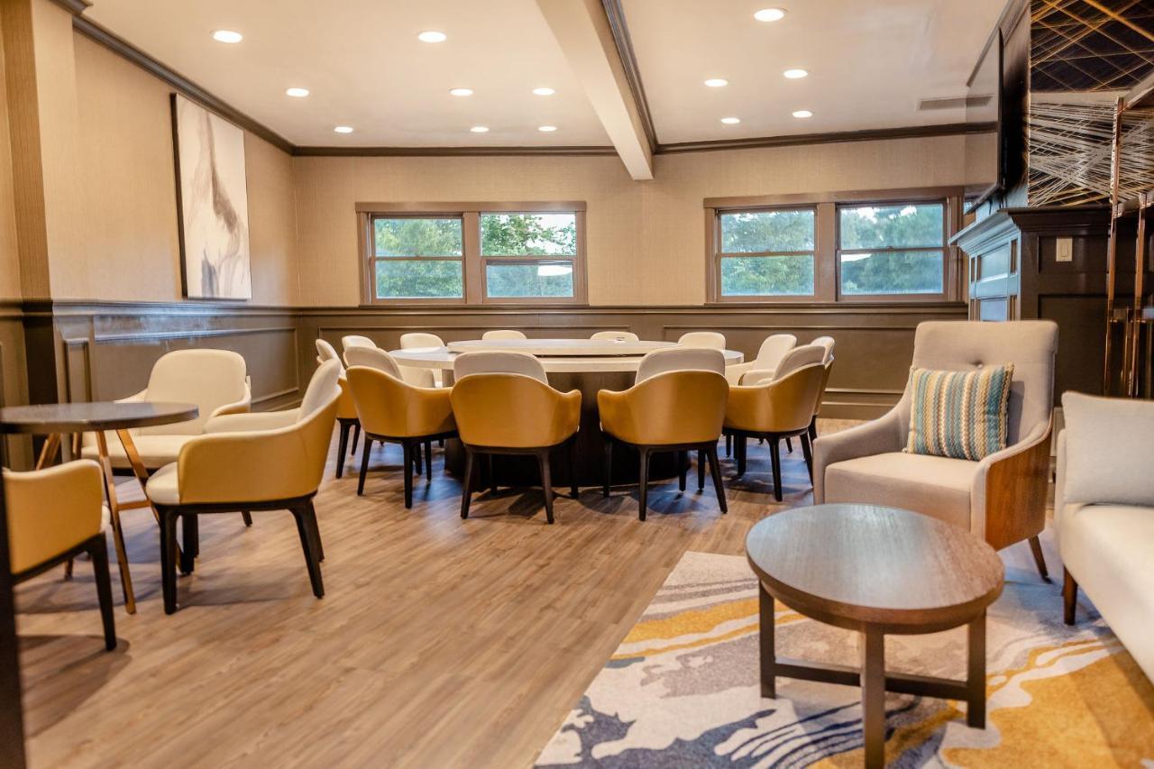 Chateau Merrimack Hotel & Spa Tyngsboro Экстерьер фото