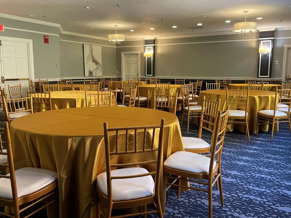 Chateau Merrimack Hotel & Spa Tyngsboro Экстерьер фото