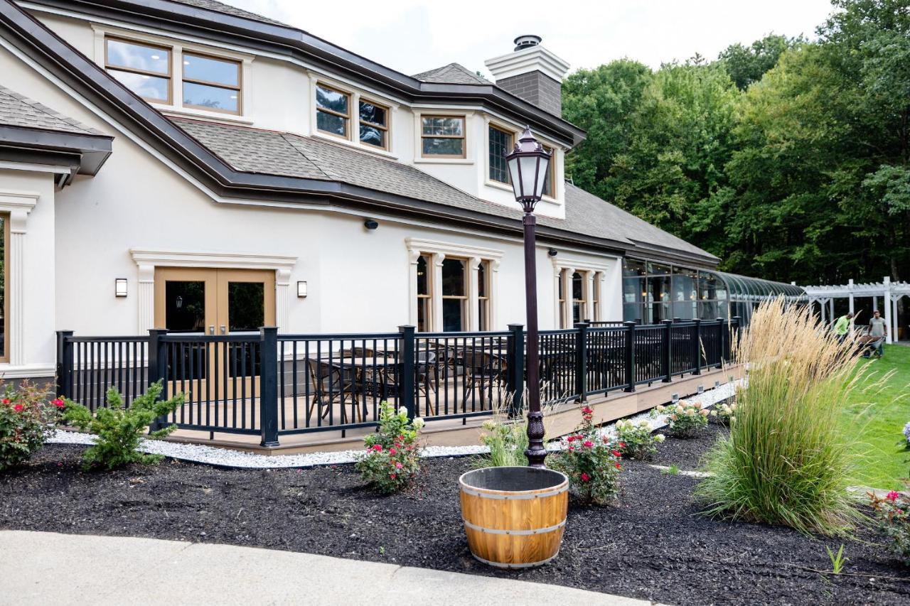 Chateau Merrimack Hotel & Spa Tyngsboro Экстерьер фото