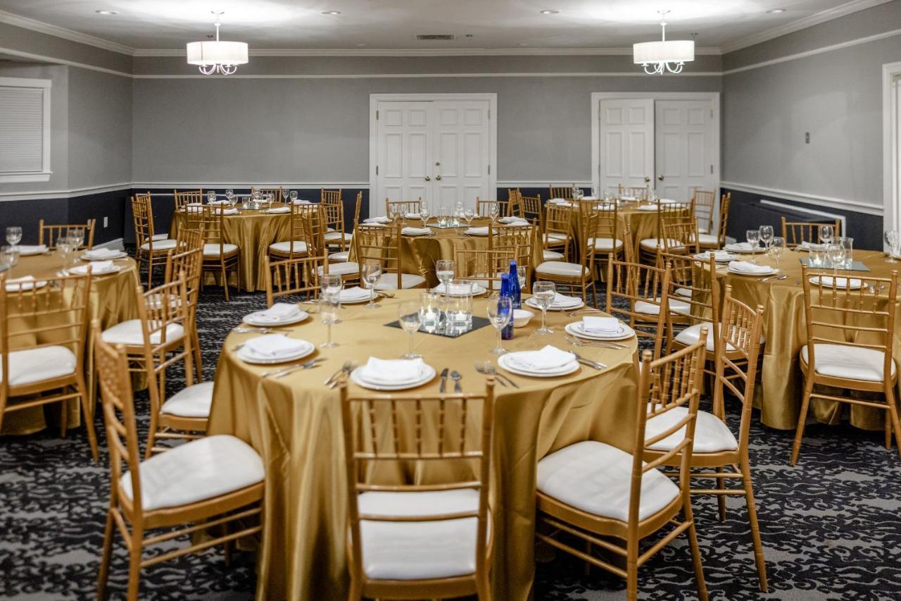 Chateau Merrimack Hotel & Spa Tyngsboro Экстерьер фото
